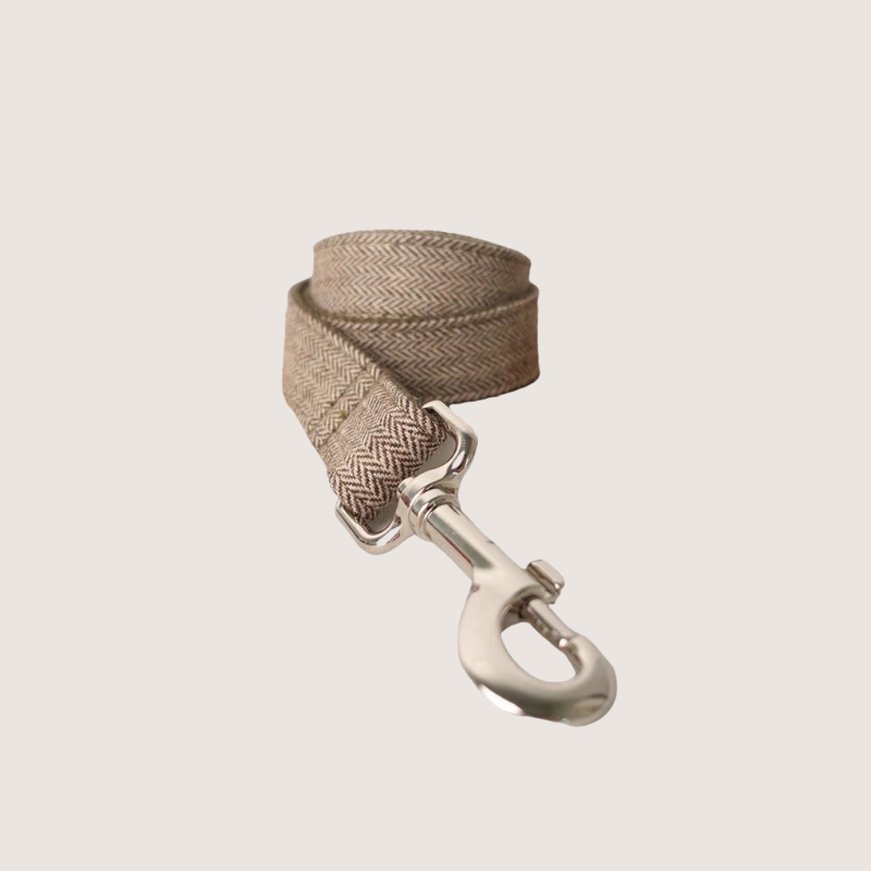 Light Brown Matching Leads: Coordinate your pet's style with our durable nylon leads featuring zinc alloy hardware. Designed as anti-tangle swivel leads for added convenience. Perfectly complements our personalised dog collars. Get yours now!