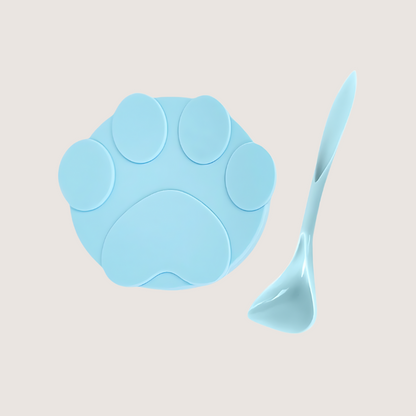 Blue silicone paw can cover and spoon set, crafted from food-grade silicone, prolongs freshness, prevents leaks, dishwasher safe, features three-ring layered design, fits multiple canned pet food sizes.