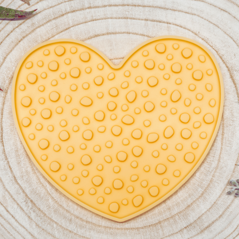 Heart Lick Mat for Dogs & Cats – Slow Feeder & Anxiety Relief - Pet Store Collective