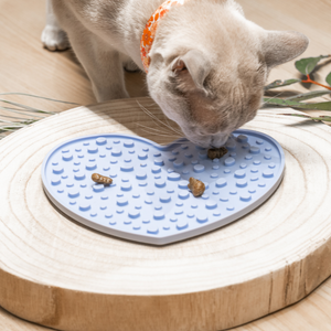 Enriching Heart Lick Mat For Dogs and Cats - Pet Store Collective