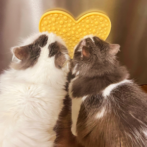 Enriching Heart Lick Mat For Dogs and Cats - Pet Store Collective